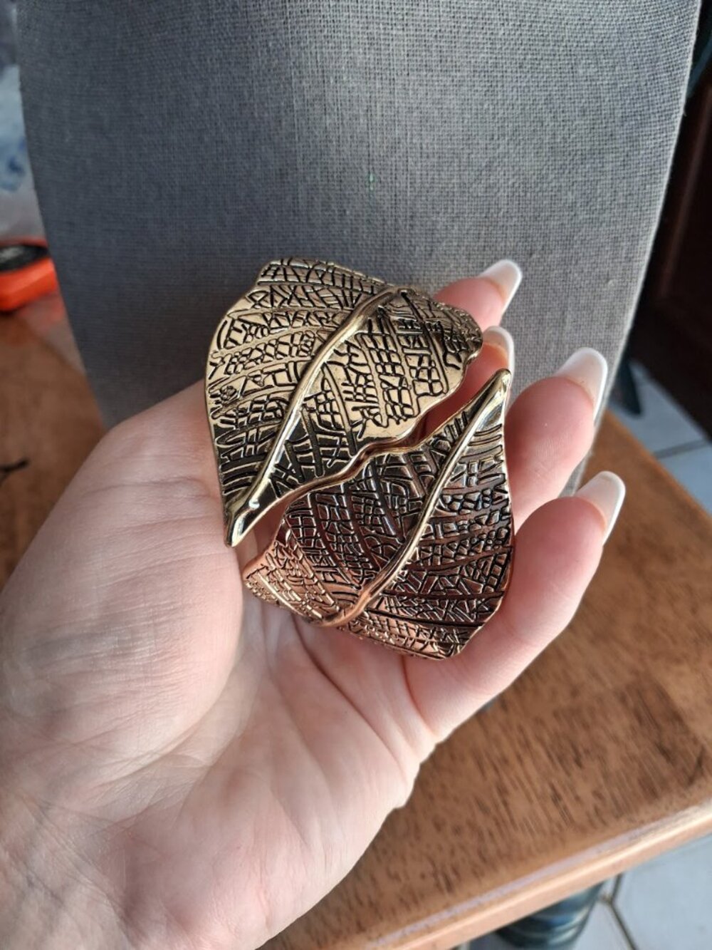 Openable Leaf bangle bracelet